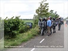 Moeder en twee kinderen met de schrik vrij