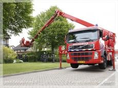 Hoogwerker inzet voor ambulance