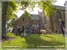 Getouwtrek bij de kerk in Oude-Tonge
