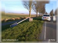 Vandaal zaagt zonnepaneelpaal om