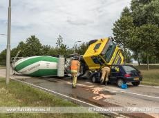 Betonwagen gekanteld bij Melissant