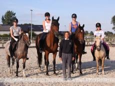 Vier ruiters Manege Oostmoer naar landelijke kwartfinale