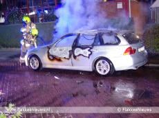 Auto met gestolen kentekenplaten in brand