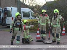 Ontsnapt gas trekt door riolering Duinkerkerweg Ouddorp