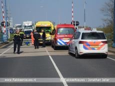 Scooterrijder gewond na botsing met slagboom