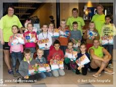 Diploma's behaald in zwembad de Staver