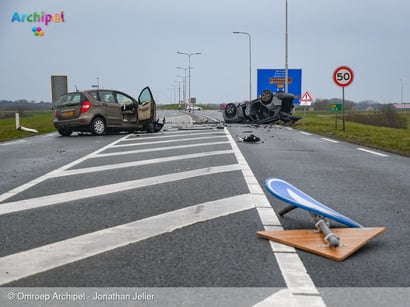 Frontale botsing op N57 bij Brouwersdam