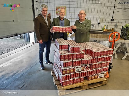 Actie Lionsclub levert 1035 pakken koffie op voor voedselbank