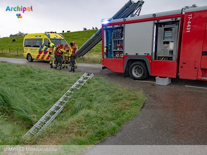 Man met rolstoel te water in Herkingen