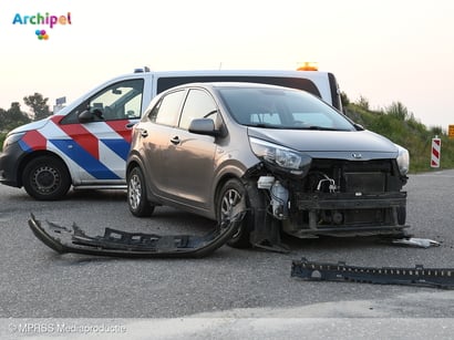 Brommer en auto in botsing op kruising N215