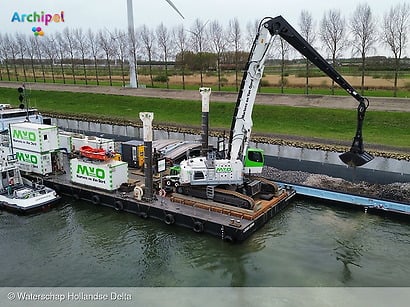 400.000 kilo stenen voor stevige dijken onder water