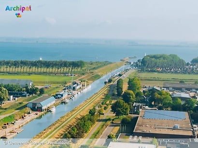 Fietsbrug bij sluis Middelharnis tijdelijk buiten gebruik