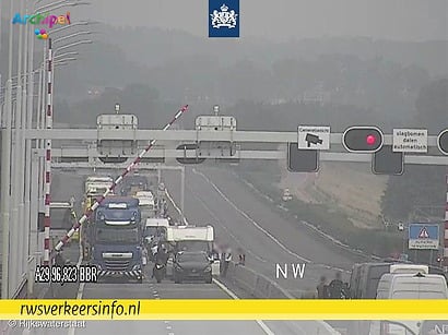 Storing Haringvlietbrug, in beide richtingen afgesloten