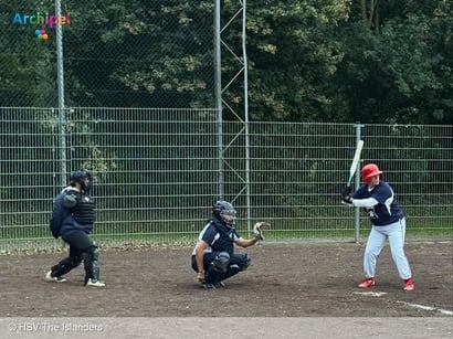 Sterke start levert softbalsters ruime zege op Neptunus 3