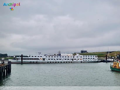 AD: Bewoner asielboot Stellendam overgeplaatst na incident