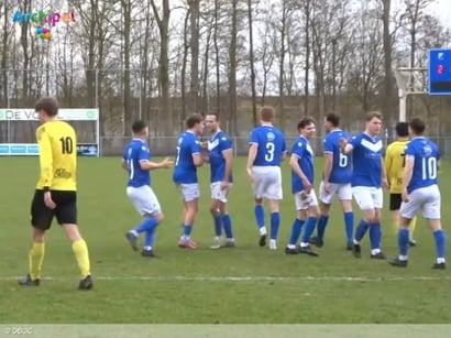 Blauw-witten domineren en blijven in het spoor van koploper