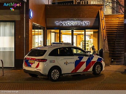 Man met mes overmeesterd in supermarkt