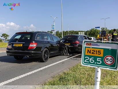 Botsing tussen drie auto's bij kruising N215 en N498