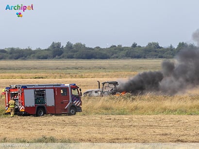 Tractor volledig uitgebrand bij Slikken van Flakkee