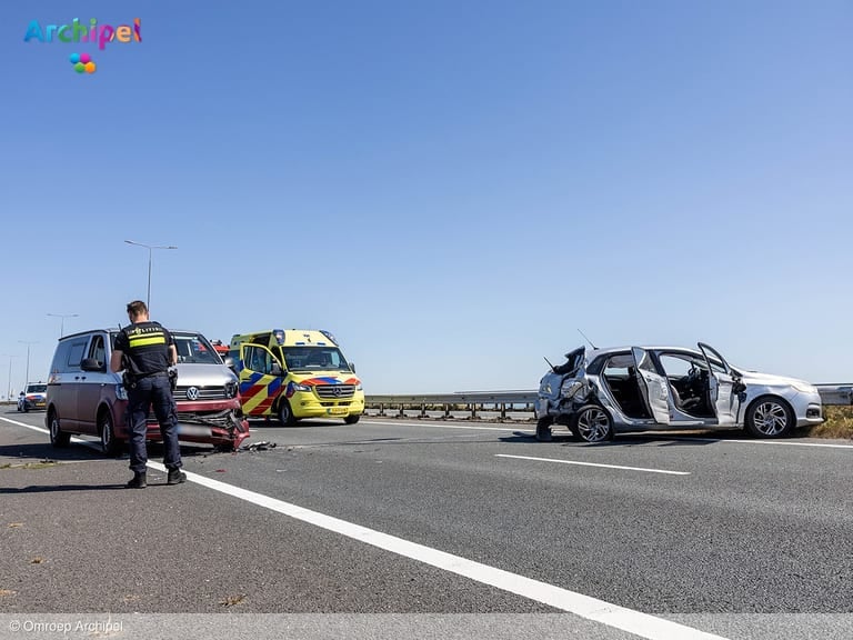 Drie voertuigen betrokken bij ongeval op N57 bij Stellendam