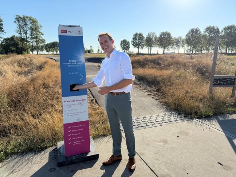 Vier nieuwe zonnebrandpalen op Goeree-Overflakkee