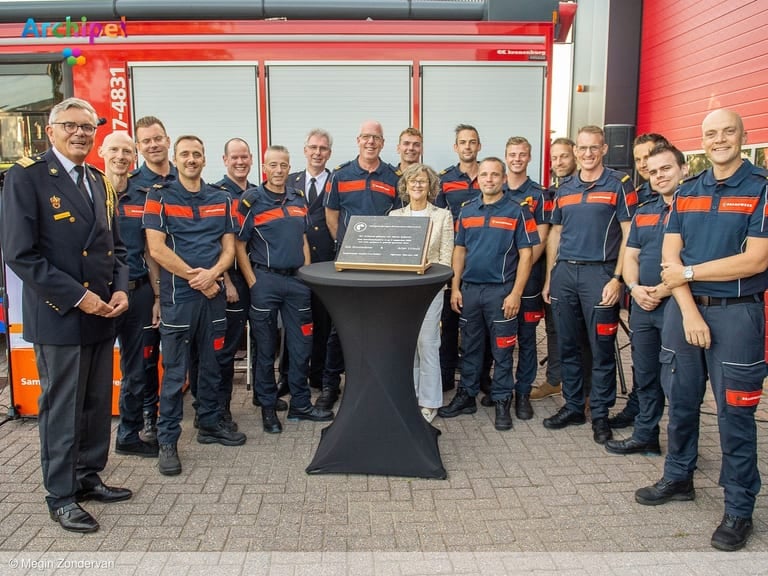 Brandweerkazerne Oude-Tonge na renovatie heropend
