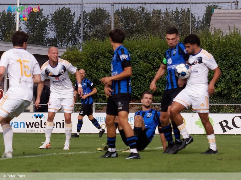 De Jonge Spartaan delft in tweede helft het onderspit