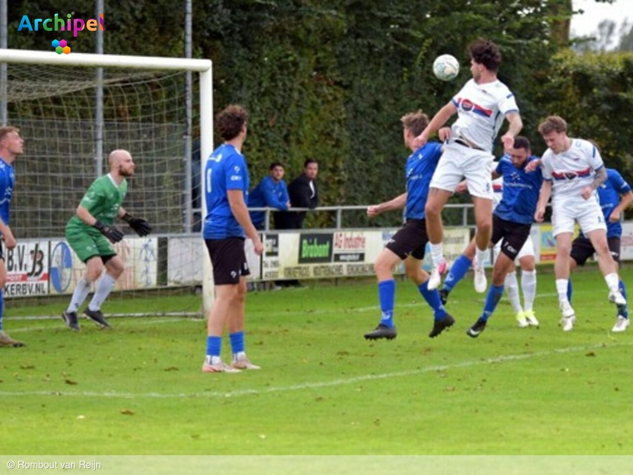 Den Bommel toont veerkracht bij spectaculaire start in derde klasse
