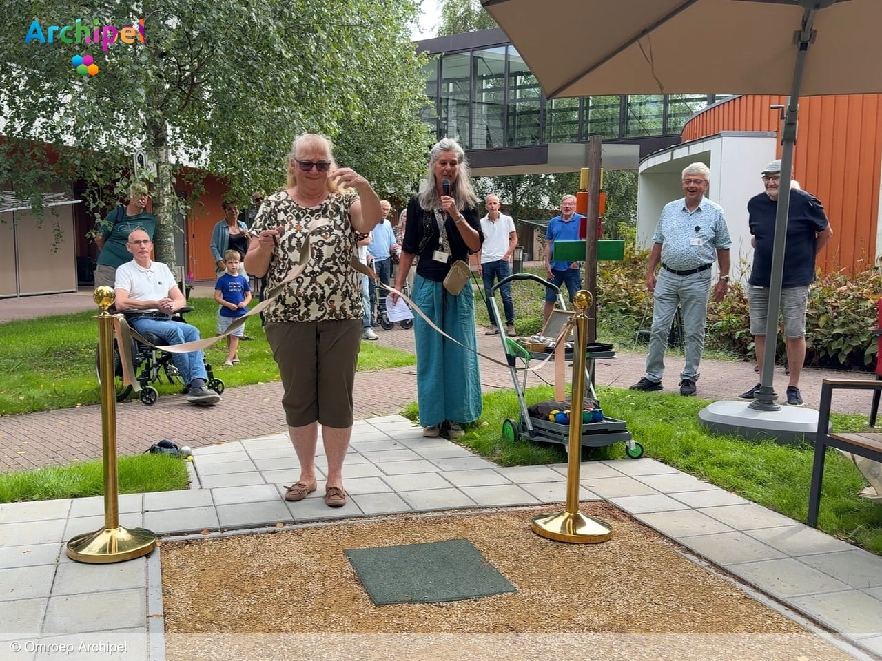 Nieuw-Rijsenburgh opent jeu de boulesbaan na donatie van Tulpentocht