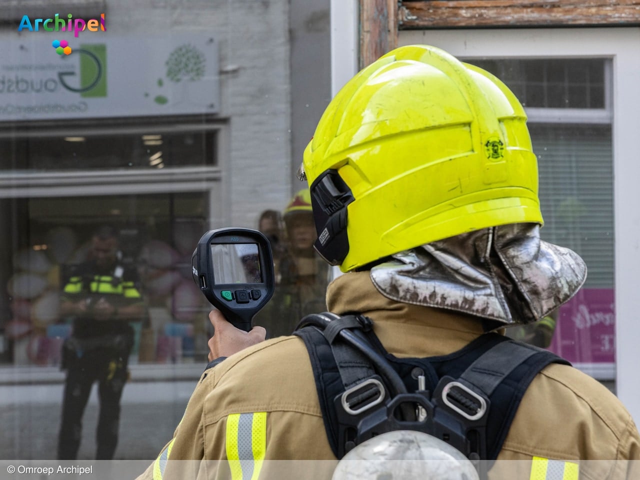 Omstander blust brandje op D'n Diek met emmers water