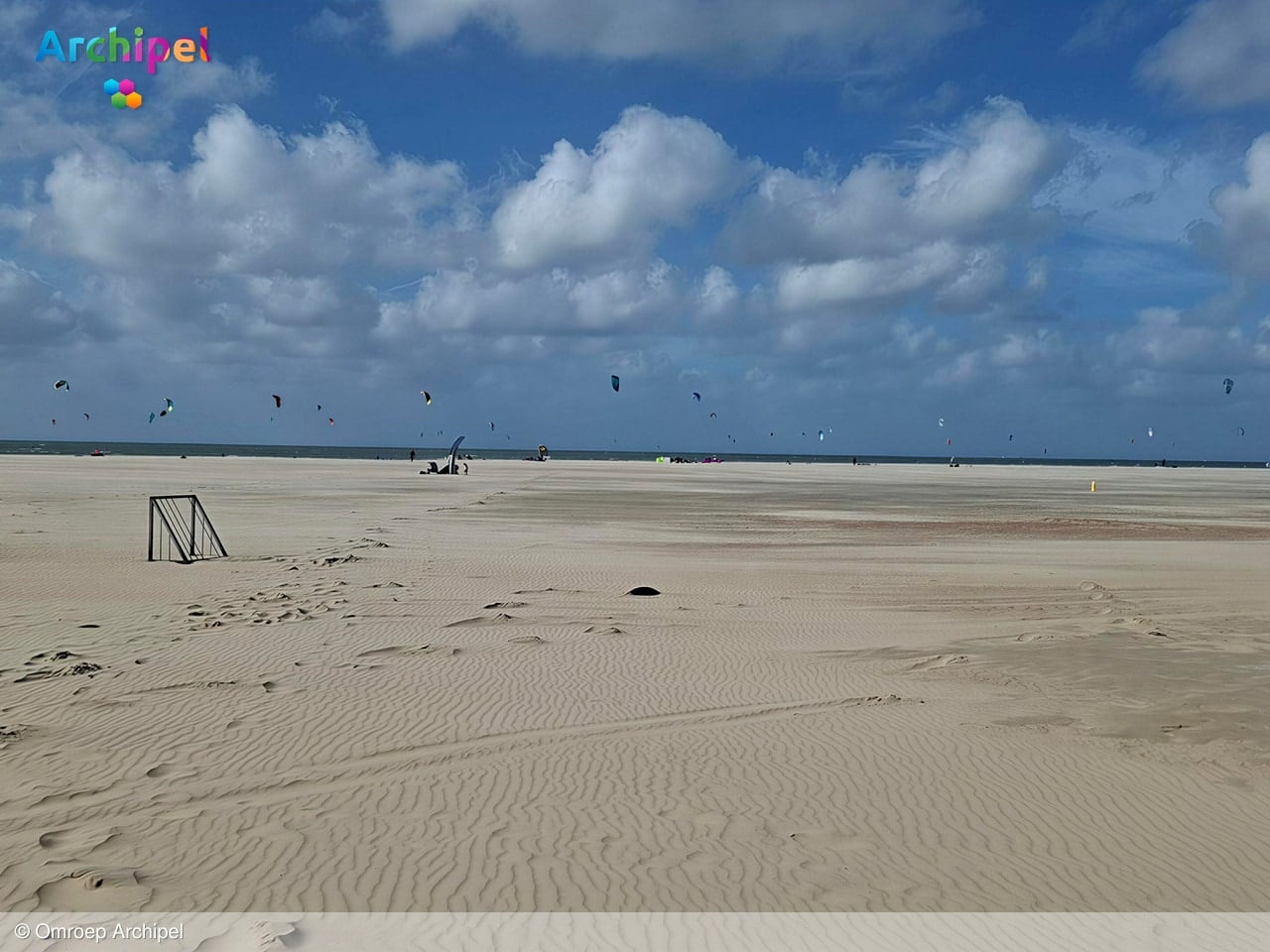 Provincie wil 4 miljoen reserveren voor afkalvend strand Brouwersdam