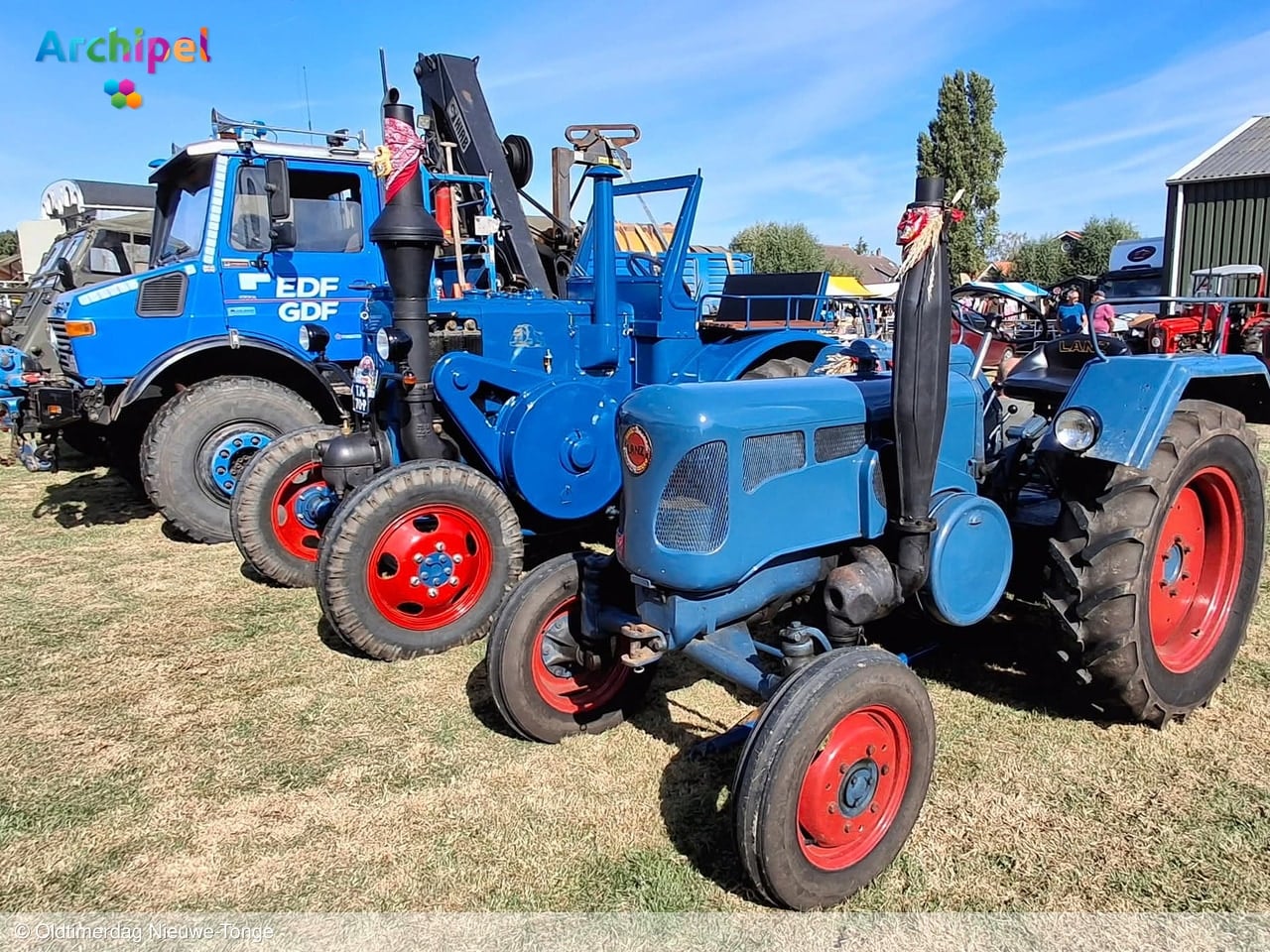 Van tractor tot Blues Brothers-auto: Nieuwe-Tonge staat vol oldtimers