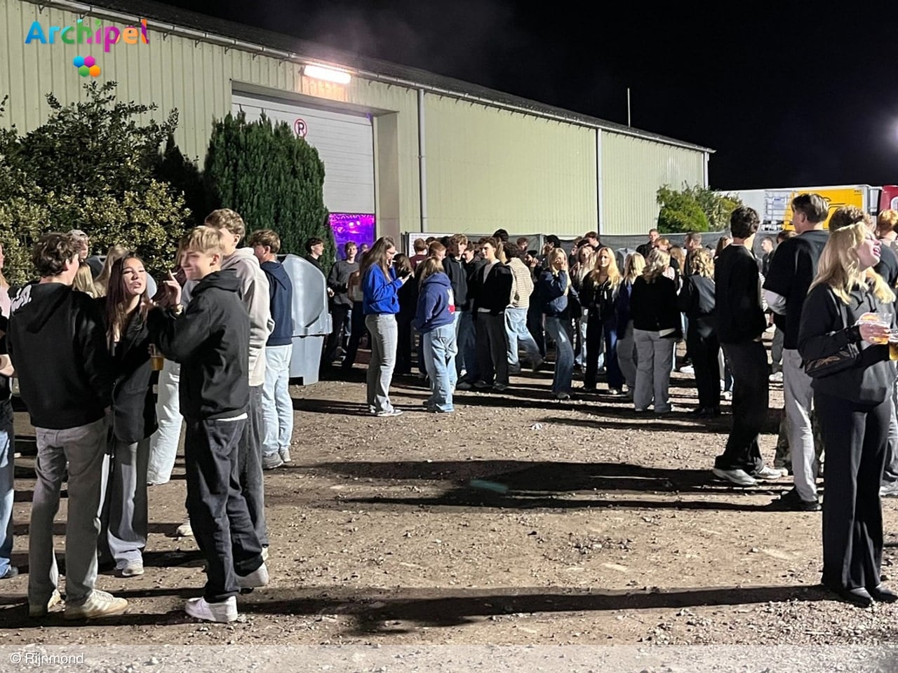 "De dansvloer van schuurfeesten vult zich het best als het regent"