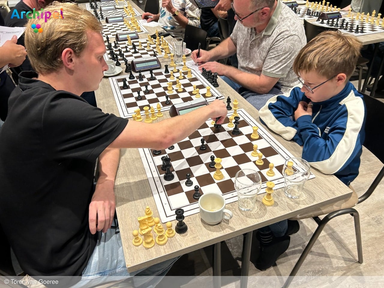 Niels Tanis maakt indruk in schaakcompetitie Toren van Goeree