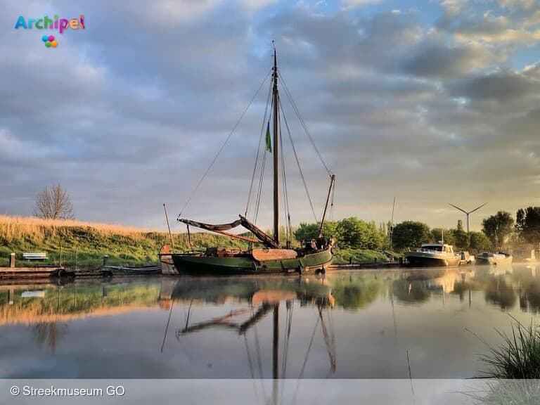 Uitnodiging voor historisch scheepsevenement in Middelharnis