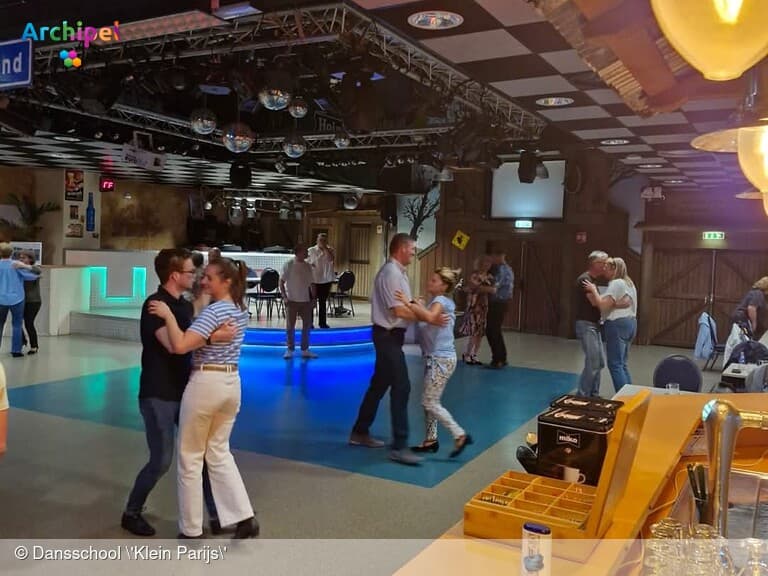 Dansschool 'Klein Parijs' start met nieuwe beginnersgroep
