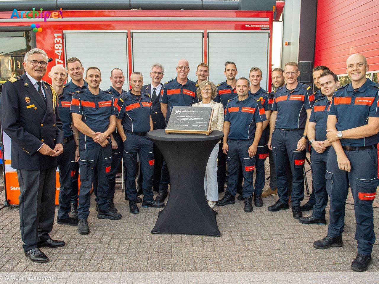 Brandweerkazerne Oude-Tonge na renovatie heropend