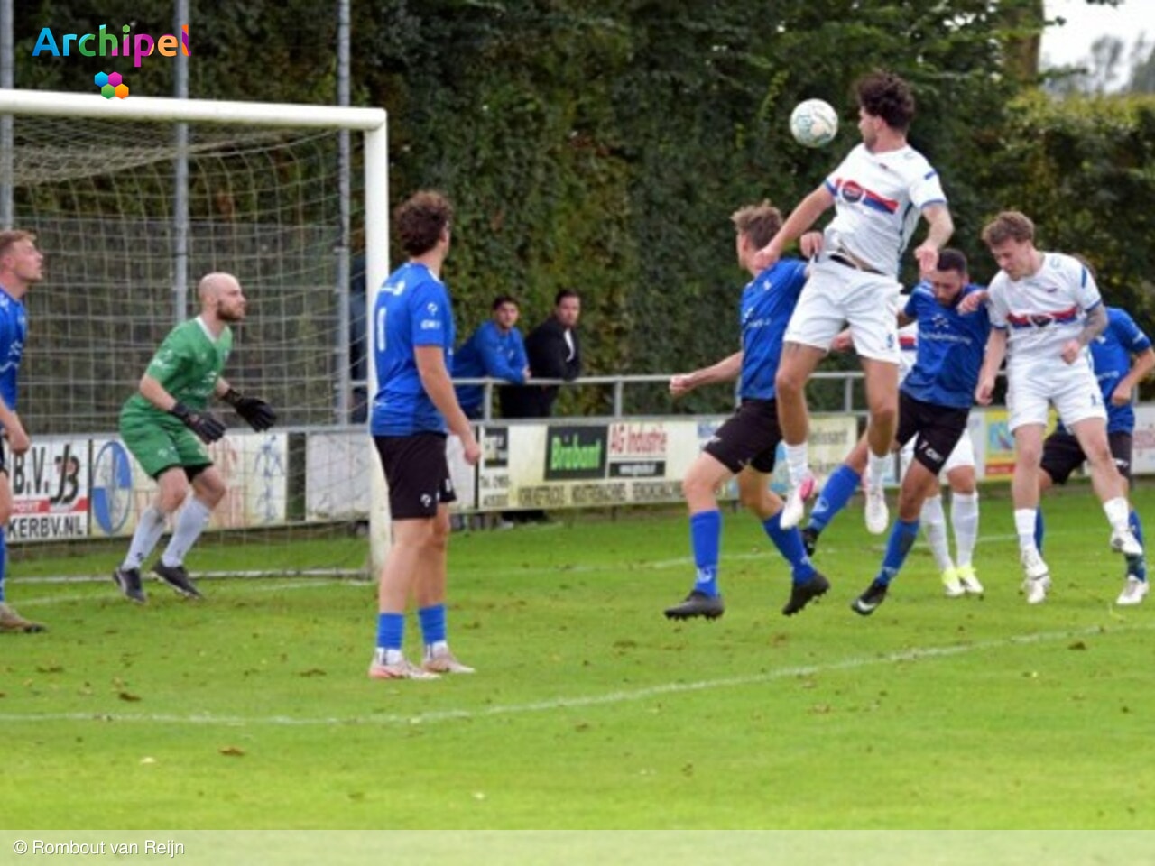 Den Bommel toont veerkracht bij spectaculaire start in derde klasse