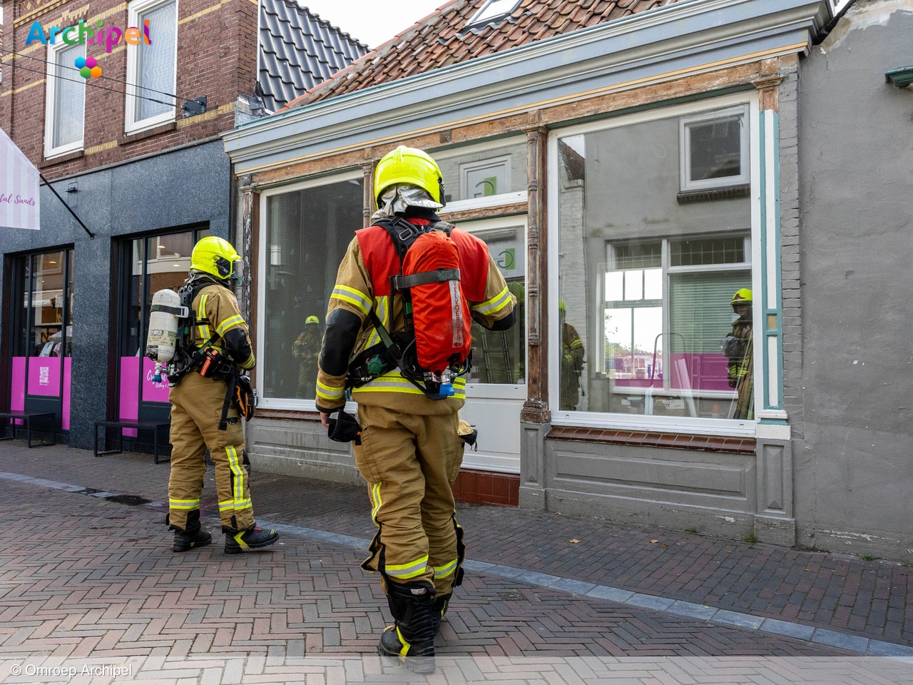 Omstander blust brandje op D'n Diek met emmers water